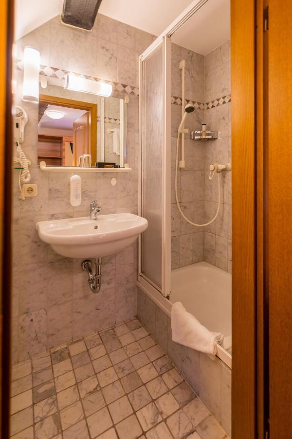 Hotel Goldener Hirsch Зуль Экстерьер фото